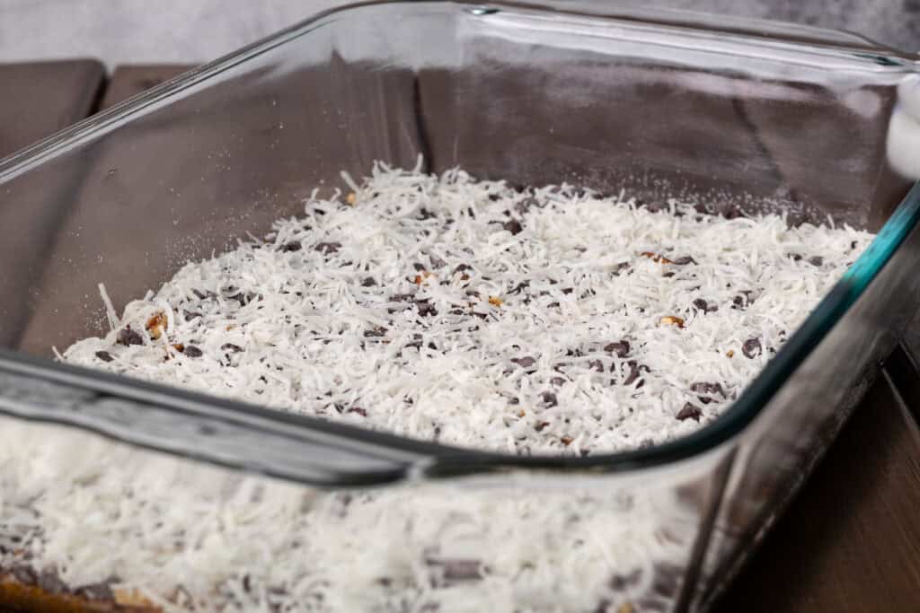 The sweetened coconut layer.